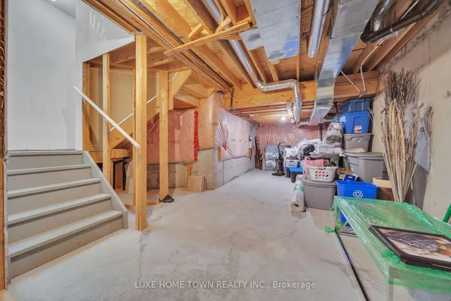 Additional image 34 of 615 Willmott Cres