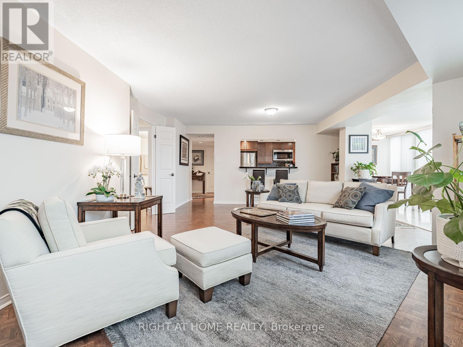 209 - 100 ARBORS LANE|Vaughan (West Woodbridge), Ontario L4L7G4