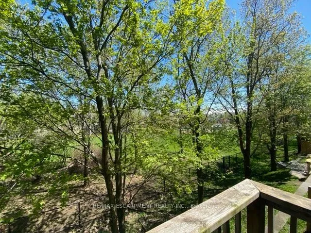 Additional image 2 of 122 DUNDAS St Unit 19