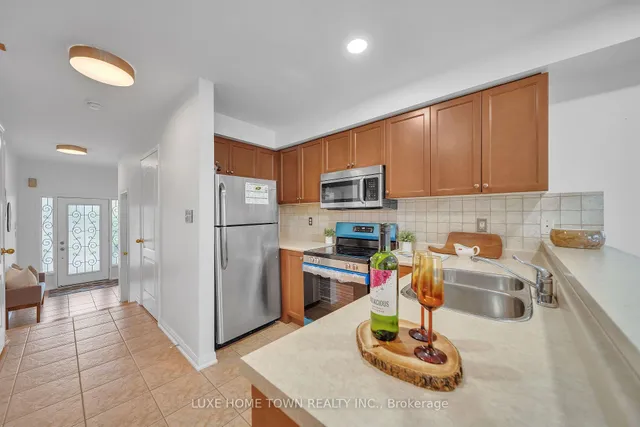 Additional image 18 of 615 Willmott Cres