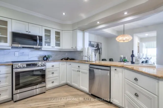 Additional image 19 of 3181 Bayview Ave Unit PH17