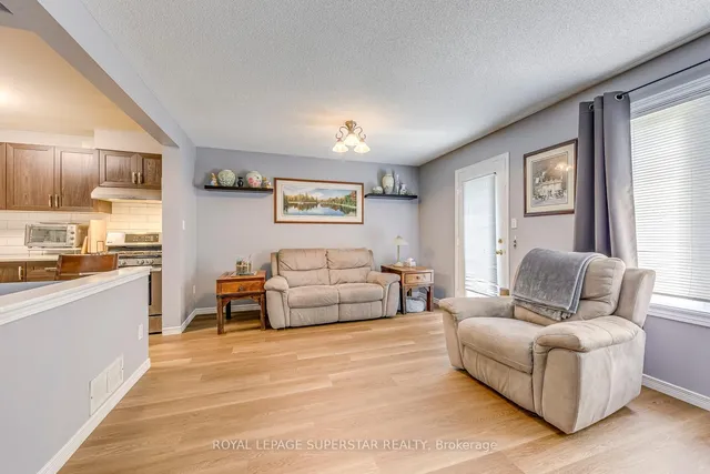 Additional image 16 of 1809 Upper Wentworth St Unit 17