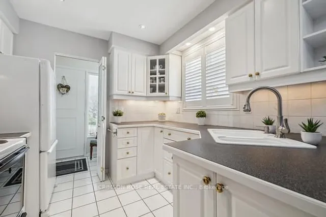 Additional image 9 of 11 Kings Gate