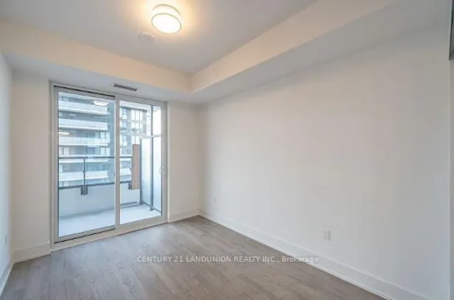 Additional image 6 of 10 Inn On The Park Dr Unit 2004