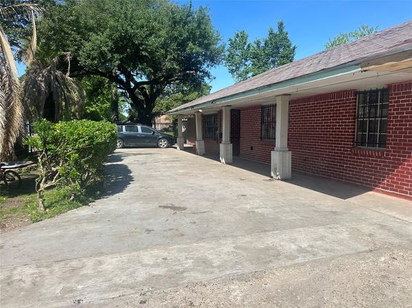 255 McFarland Rd, Houston, TX 77060