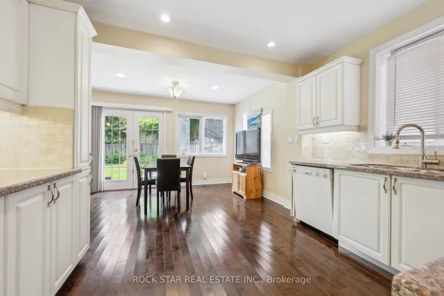 Additional image 18 of 22 Fairmeadow Ave