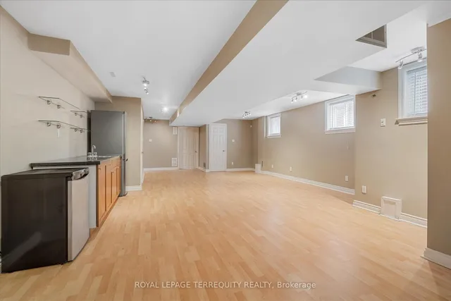 Additional image 36 of 384 Winnett Ave