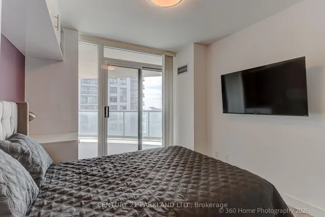 Additional image 23 of 30 Grand Trunk Cres Unit 3311