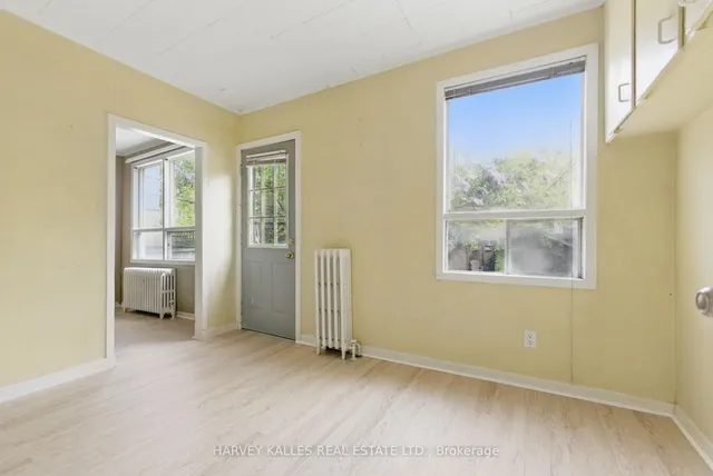 Additional image 17 of 24 Yonge Blvd