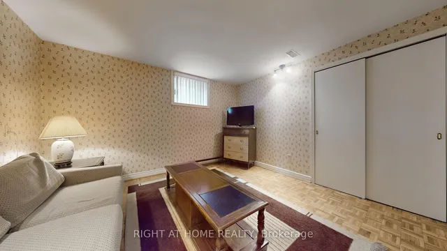 Additional image 36 of 1159 Glengrove Ave