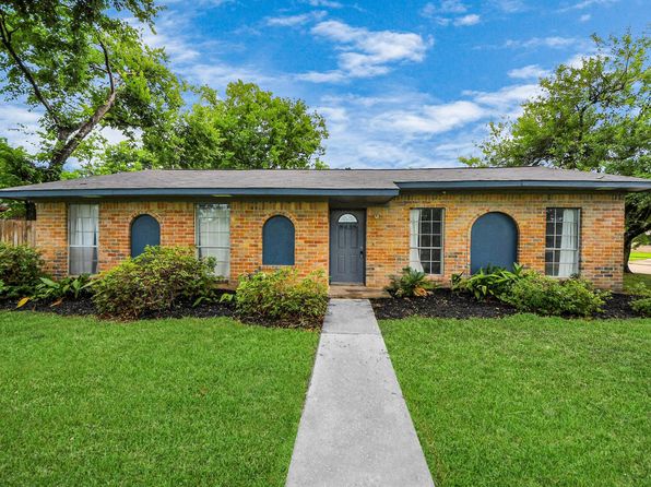 8455 Gallahad St, Houston, TX 77078