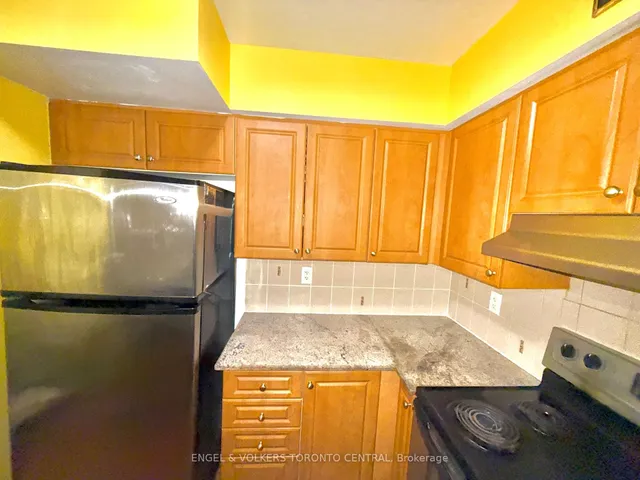 Additional image 7 of 225 Wellesley St Unit 208