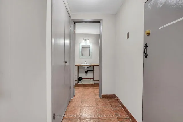 Additional image 40 of 141 Catharine St Unit 806