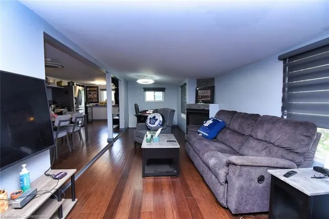 Additional image 6 of 47 Short Pky