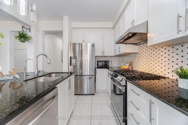 Additional image 12 of 47 Cobriza Cres