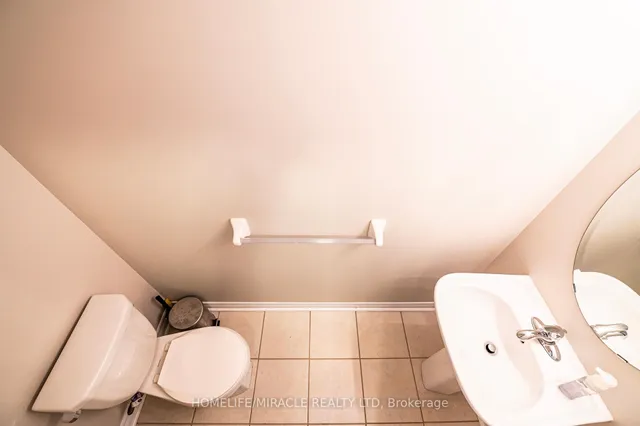 Additional image 8 of 27 Pennycross Cres Unit 3