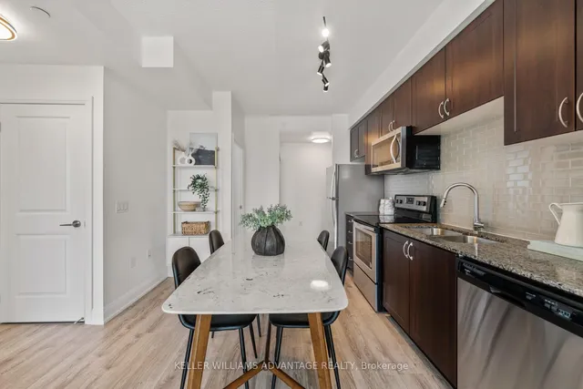 Additional image 3 of 2800 Keele St Unit 813