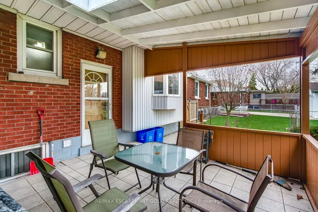 Additional image 30 of 65 WARREN Ave