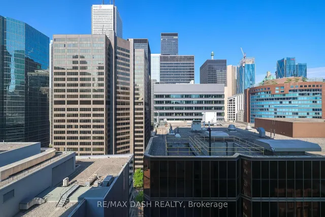 Additional image 44 of 71 Simcoe St Unit 2004