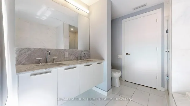 Additional image 26 of 1 Gloucester St Unit 715