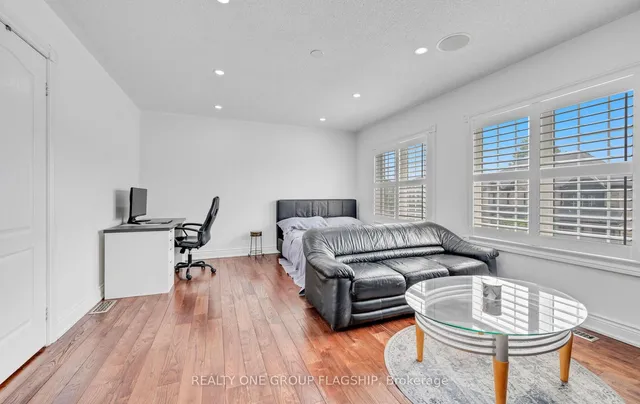 Additional image 30 of 37 Donwoods Crt