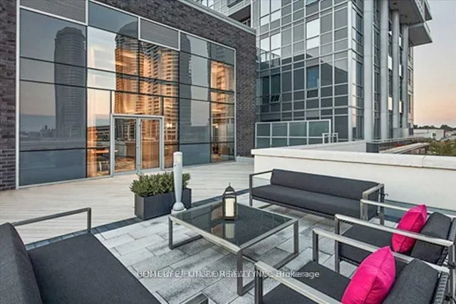 Additional image 25 of 275 Village Green Sq Unit 422