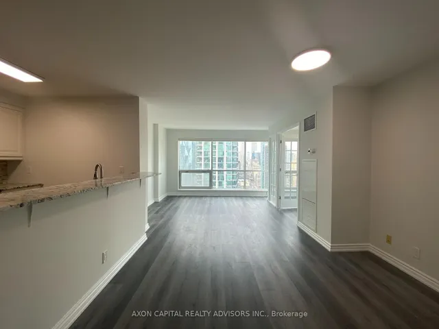 Additional image 8 of 10 Yonge St Unit 3207