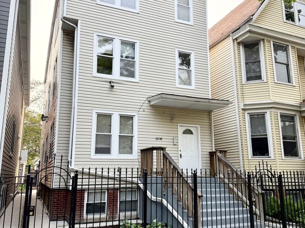 3238 N Whipple St, Chicago, IL 60618
