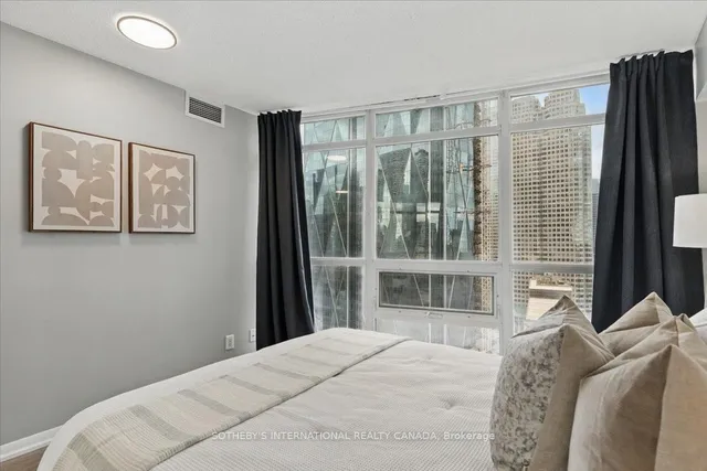 Additional image 22 of 18 yonge St Unit 2903