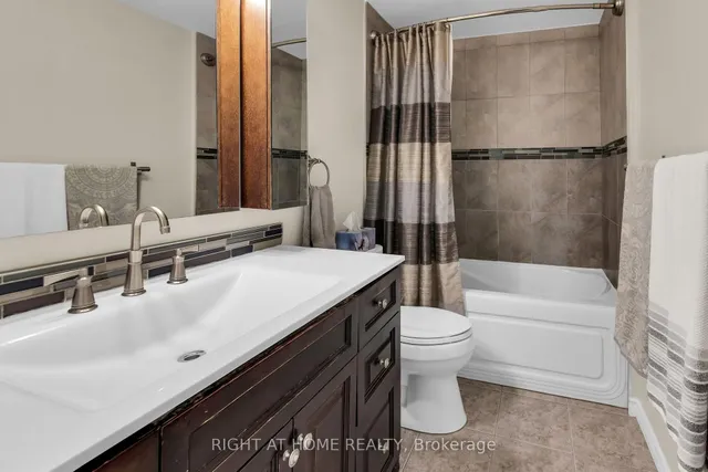 Additional image 38 of 400 Bloor St Unit 75