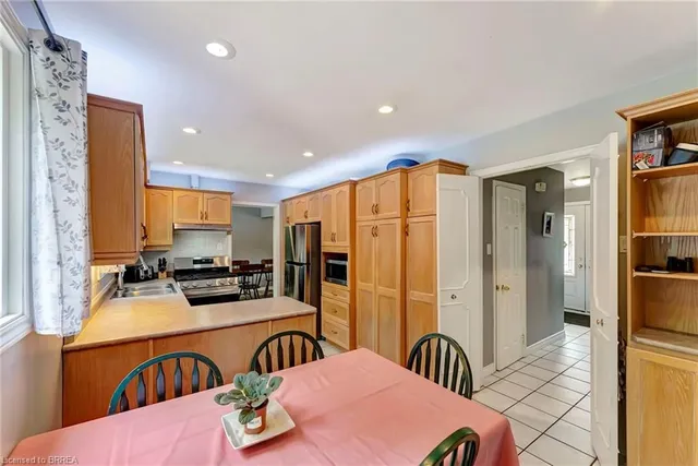 Additional image 16 of 307 Erindale Dr