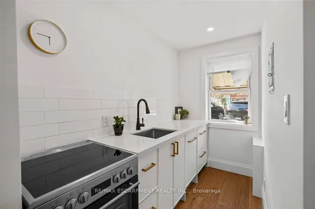 Additional image 18 of 137 Emerald St Unit 5