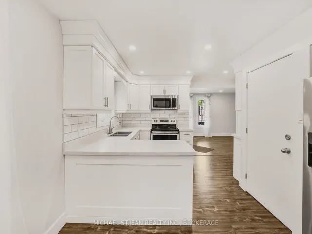 Additional image 17 of 107 Alpine Ave