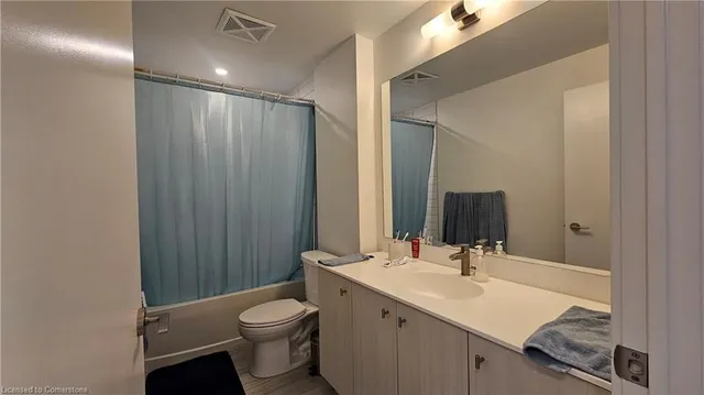 Additional image 16 of 15 Wellington St Unit 2403