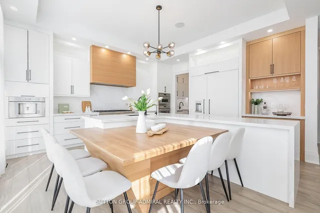 Additional image 11 of 125 Regina Ave