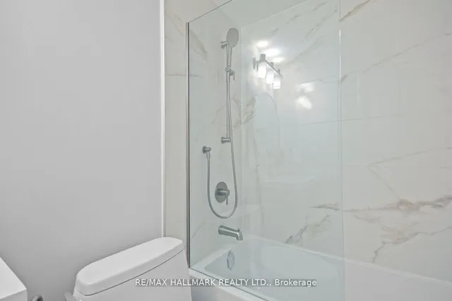 Additional image 21 of 77 Harbour Sq Unit 502