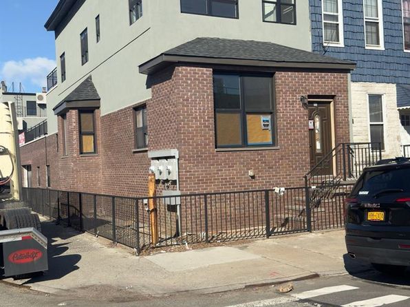 32 Radde Place, Brooklyn, NY 11233