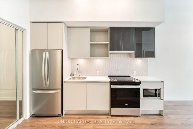 Additional image 10 of 405 Dundas St Unit 114