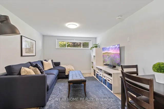 Additional image 22 of 4224 Bloor St