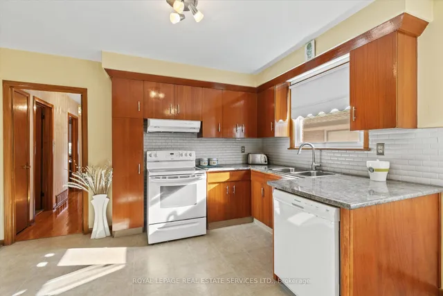 Additional image 10 of 17 Gade Dr