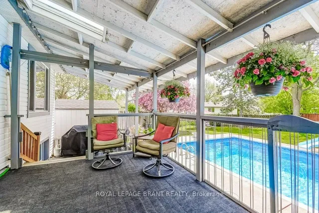 Additional image 32 of 726 Applewood Cres