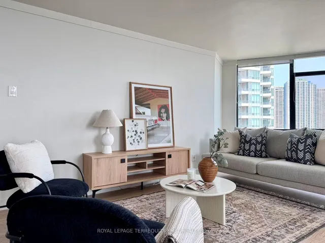 Additional image 8 of 250 Queens Quay Unit 1401