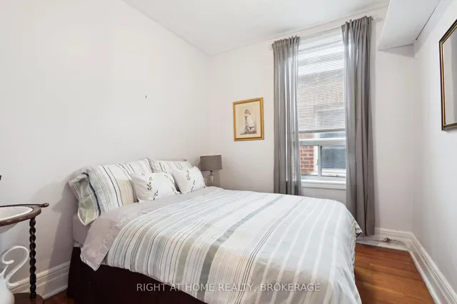 Additional image 26 of 812 Gladstone Ave