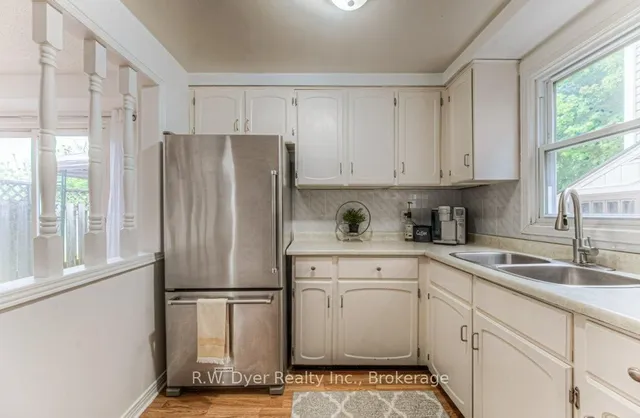 Additional image 17 of 79 Timberlane Cres