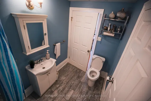 Additional image 30 of 57 Wendell Ave