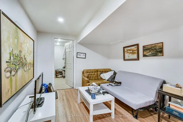 Additional image 31 of 20 Locke St