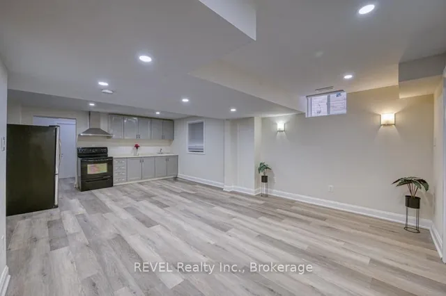 Additional image 42 of 401 Schreyer Cres