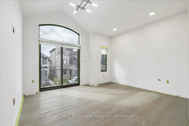 Additional image 44 of 39 Sunrow Gate