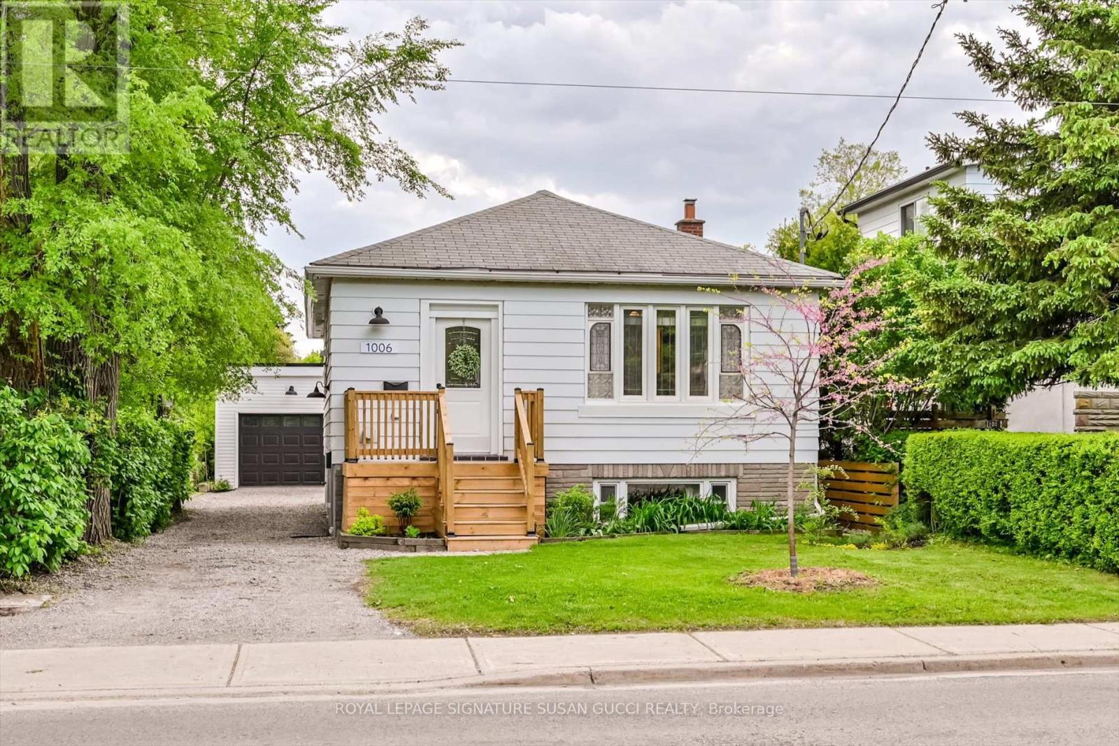 1006 VICTORIA PARK AVENUE|Toronto (O'Connor-Parkview), Ontario M4B2J6