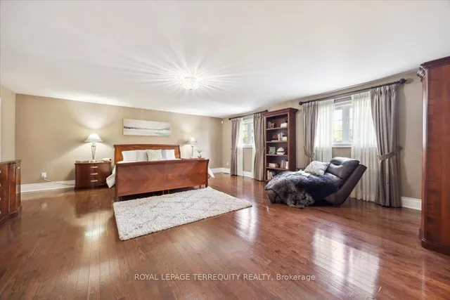 Additional image 24 of 113 Royal West Dr